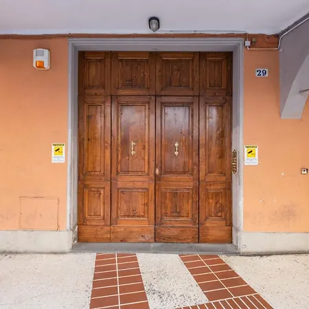 A Due Passi Dalla Pinacoteca Apartment *